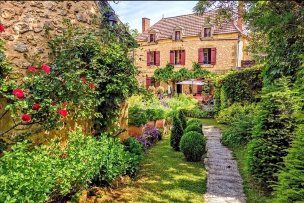 La Forge, Le Banquet Aux Eyzies Les Eyzies Exterior foto