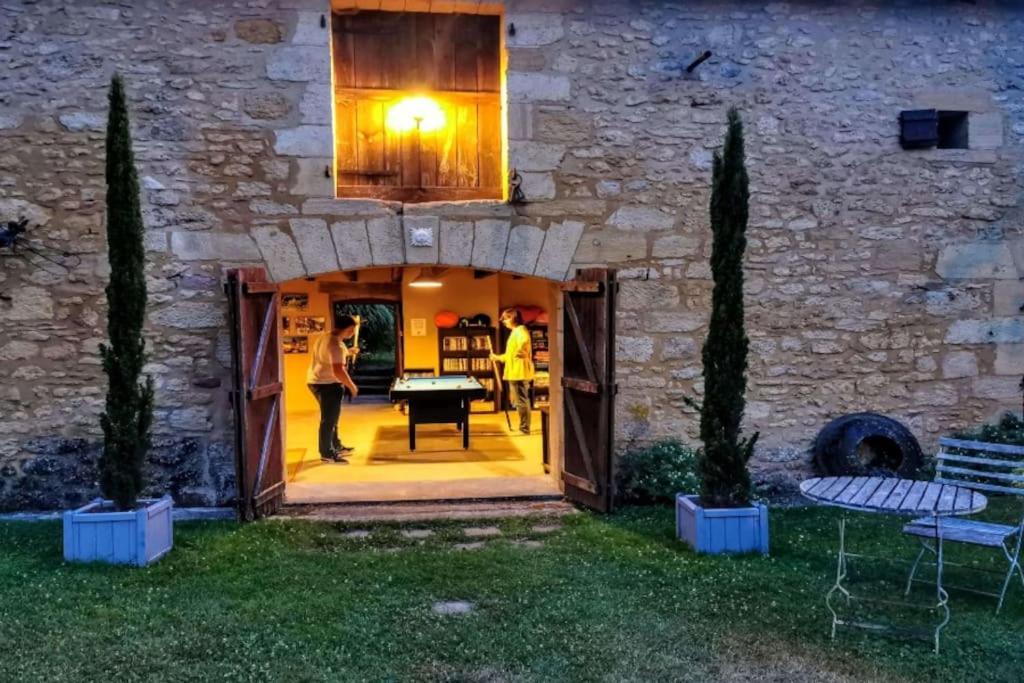 La Forge, Le Banquet Aux Eyzies Les Eyzies Exterior foto